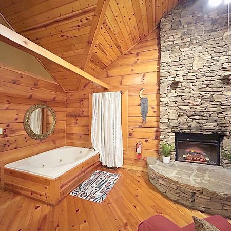 ガトリンバーグ Honeymoon Hideawayヴィラ エクステリア 写真